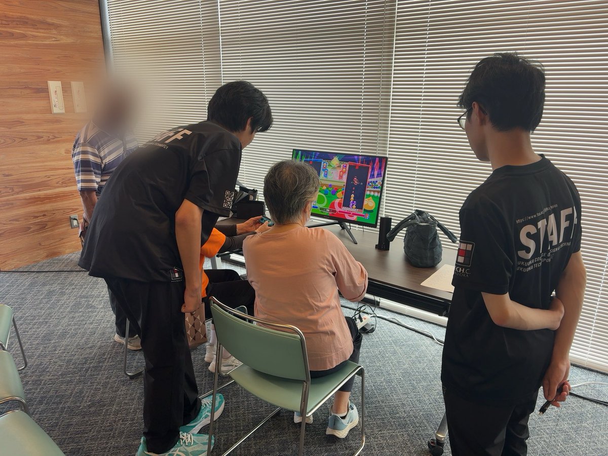 fca_topics's tweet photo. 昨日、福岡の広川町にて
第40回広川まつりが開催されました！

eスポーツの交流大会が行われ
福岡テックのeスポーツ専攻の
学生がスタッフとして参加しました😄

地域の方との交流を
学生も楽しんでいました🙌🏻✨

@fukuokatech_esp https://t.co/Pjmhq8y1Sb