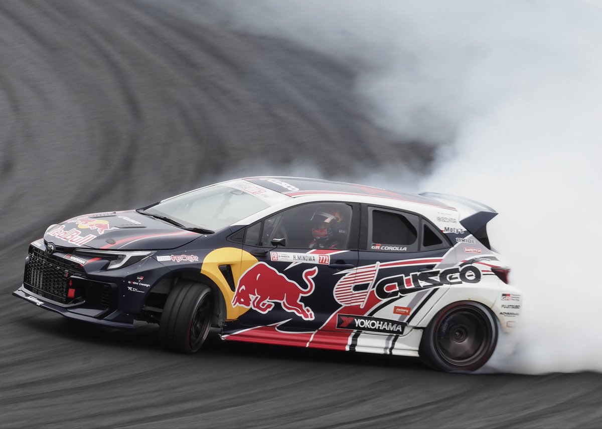 aki211rock's tweet photo. #motorgames
#formuladriftjapan 2025 Rd.6
#okayamainternationalcircuit
#csucoracing
#箕輪大也 選手
#toyota
#grcorolla
#olympus
#olympusomdem1markii
#モータースポーツ好きな人と繋がりたい
#車好きな人と繋がりたい
#カメラ好きな人と繋がりたい
#ファインダー越しの私の世界
#ドリフト https://t.co/YIlHX83P8z