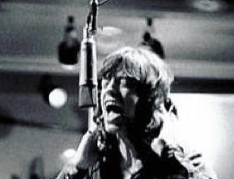 Why is the mic upside down? Here's why: Microphone capsules (top part) last longer if they're not catching heat rising up from the tube. Hang the condenser mic upside down, and the only heat on that capsule is your hot vocal. 🔥