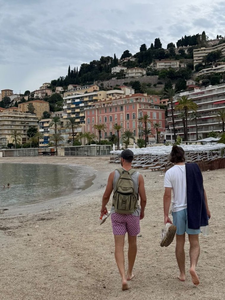 A client said to me recently,

“I just feel like I’m constantly chasing my tail. There’s never any time to think. I’m either in meetings or fixing fires.”

He runs a successful creative agency.

Talented team. Impressive clients.
But he’s exhausted and so is his team.

I asked