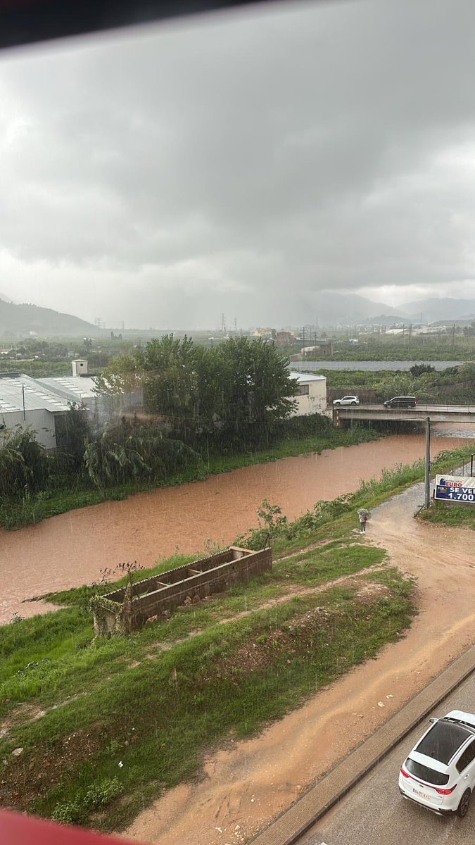 𝙹𝚞𝙻𝚂 (@runit001) on Twitter photo El riu Vaca ple al seu pas per Tavernes de la Valldigna. (Foto de whatsapp) <a href="/Tiempo_Valencia/">☈⚡TiempoValència☔❄</a> <a href="/avamet/">AVAMET</a> <a href="/AEMET_CValencia/">AEMET Comunitat Valenciana</a> El riu Vaca ple al seu pas per Tavernes de la Valldigna. (Foto de whatsapp) <a href="/Tiempo_Valencia/">☈⚡TiempoValència☔❄</a> <a href="/avamet/">AVAMET</a> <a href="/AEMET_CValencia/">AEMET Comunitat Valenciana</a>