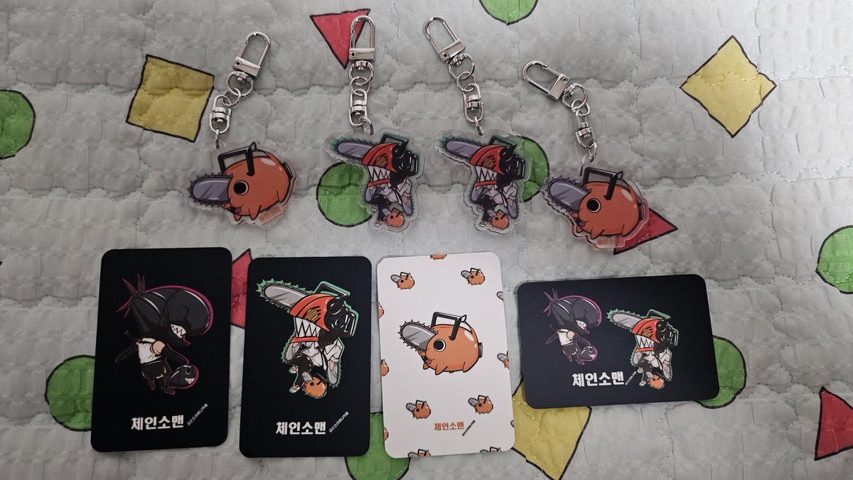 #체인소맨
#체인소맨레제편 
내가 만든 굿즈 
포토카드 
열쇠고리