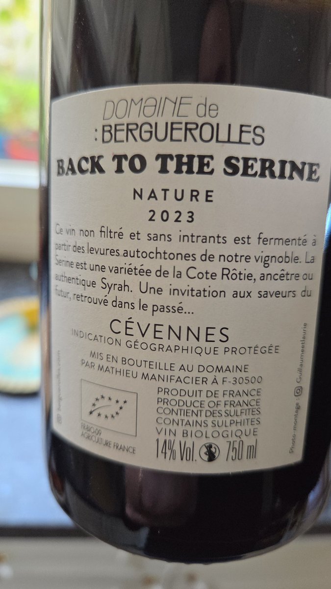 J1 très beau vin. Aromatique a fond sur le fruit, très clean avec une belle complexité,  petits tanins sympa. J2 toujours sympa et propre mais a perdu la complexité. Globalement impressionnant comme on ne sent pas l'alcool ! On fait difficilement plus traître 🤪