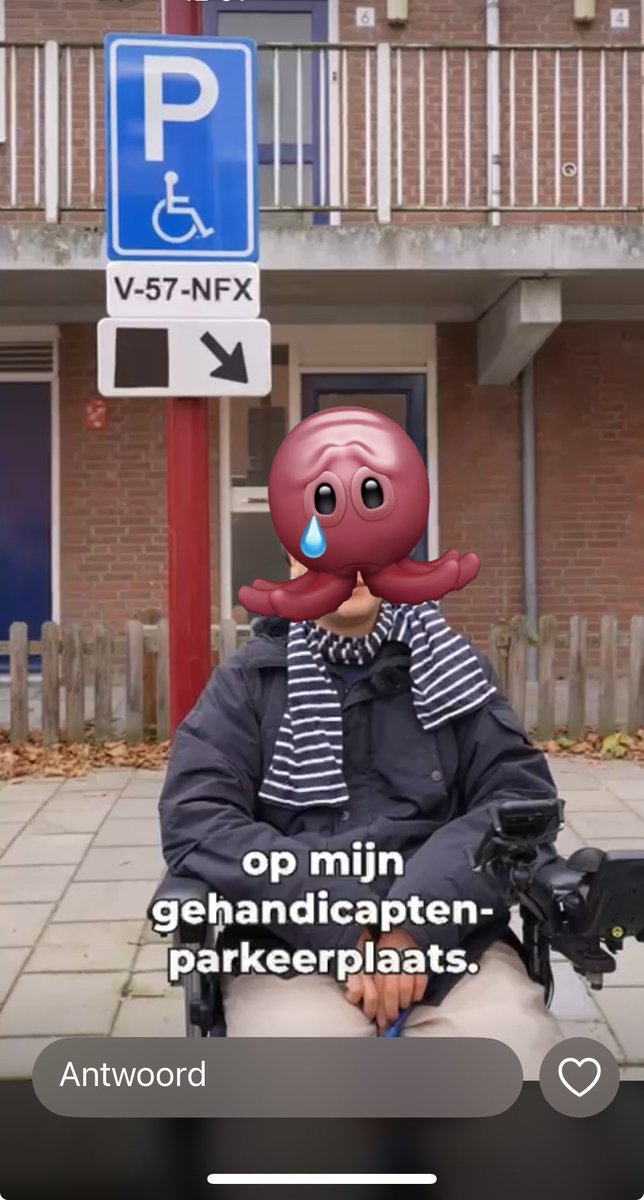 Chrissie1106's tweet photo. Dit is mijn vroegere buurjongen. Zijn bus is gestolen afgelopen weekend in Nieuwegein merk Mercedes, kleur blauw. Wie oh wie??? Graag delen https://t.co/hn1wFTPaAb