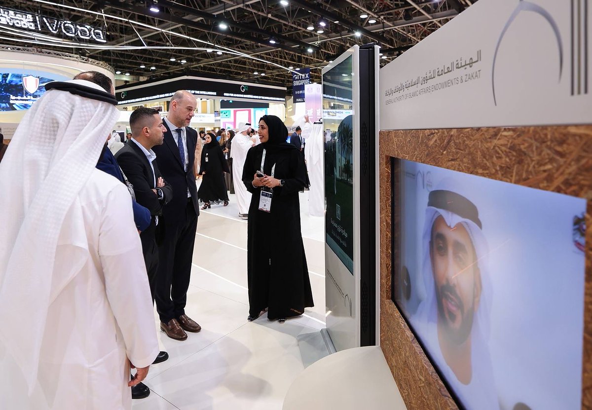 AwqafUAE's tweet photo. خلال مشاركتها في معرض جيتكس 2025
❝ الشؤون الإسلامية والأوقاف والزكاة ❞
تستعرض خدماتها المقدمة بالذكاء الاصطناعي.
.
.
#أوقاف_الإمارات
#awqafuae
#جيتكس25
#Gitex
#GITEX2025
#gitexglobal
#technology_week
#أسبوع_جيتكس_للتقنية_2025 https://t.co/TCUC1pmYeV