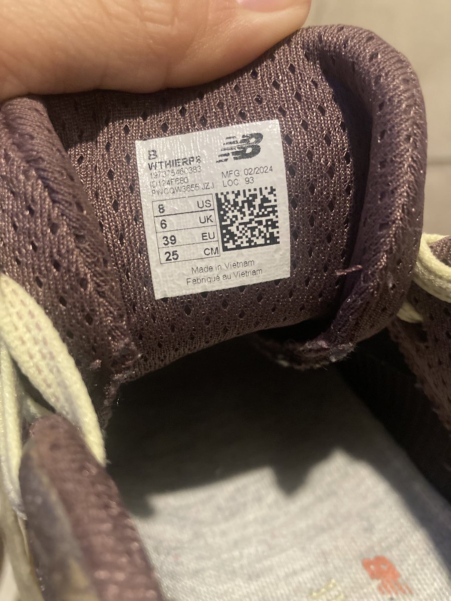 alterperkedel's tweet photo. WTS NB Hierro 8 (buat trail run)
Harga asli 2.7jt
Size 39
Alasan jual karena terlalu ngepas, buat trail ternyata harus upsize🥲
Baru dipake 2x buat ke curug &amp; cisadon
Minus box nanti diganti box sepatu lain
Aku jual start 2jt nego sewajarnya ya
#wts #zonauang #trailrun https://t.co/uJFIuWrNZh