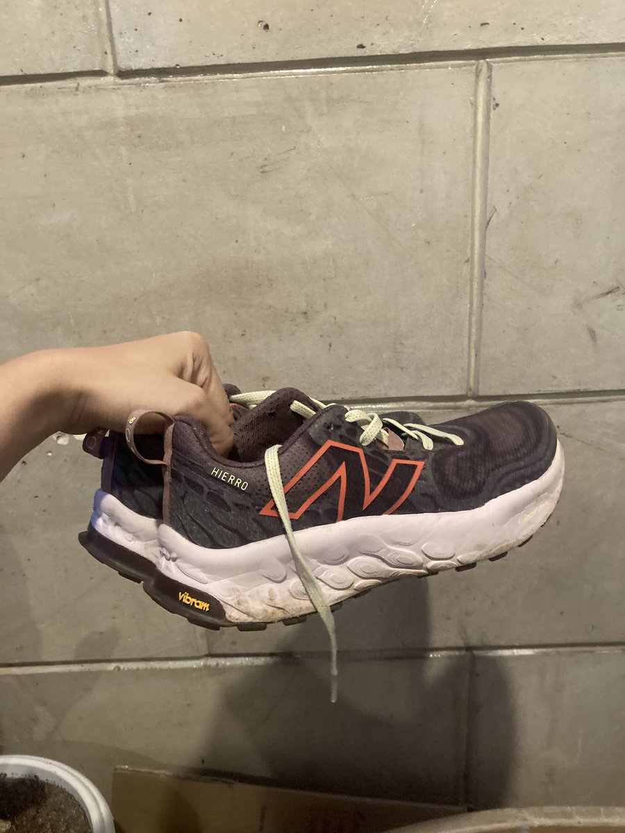 alterperkedel's tweet photo. WTS NB Hierro 8 (buat trail run)
Harga asli 2.7jt
Size 39
Alasan jual karena terlalu ngepas, buat trail ternyata harus upsize🥲
Baru dipake 2x buat ke curug &amp; cisadon
Minus box nanti diganti box sepatu lain
Aku jual start 2jt nego sewajarnya ya
#wts #zonauang #trailrun https://t.co/uJFIuWrNZh