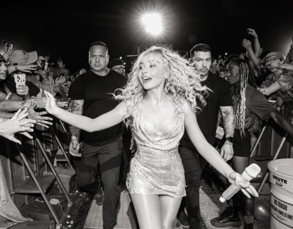 brinapresso's tweet image. superstar sab
#sabrinacarpenter #mansbestfriend #ACL2 #austincitylimits