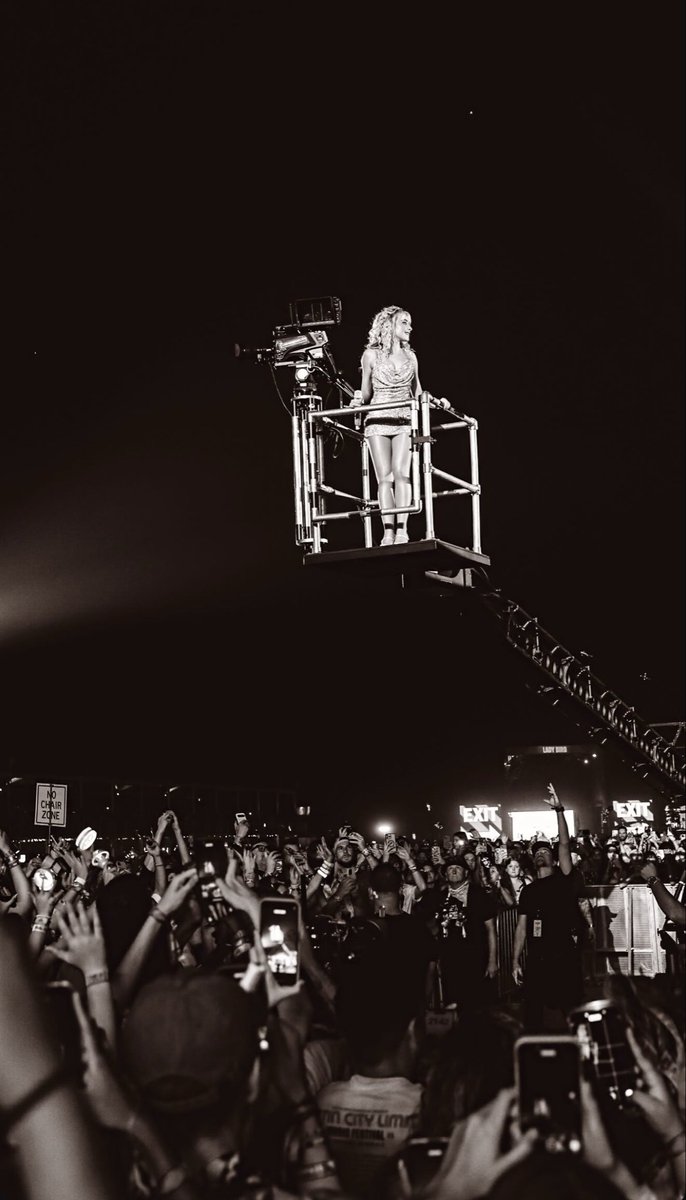 brinapresso's tweet image. superstar sab
#sabrinacarpenter #mansbestfriend #ACL2 #austincitylimits