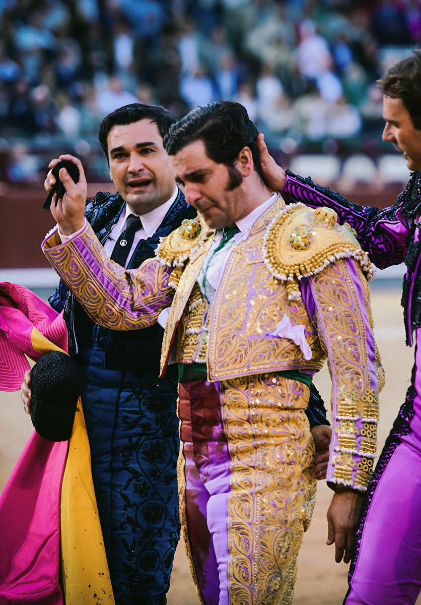 elmorantero's tweet photo. Estuvimos aquí también en su segunda puerta grande , gracias por todo maestro. 
Se acabó el toreo. https://t.co/OQXZAy131L