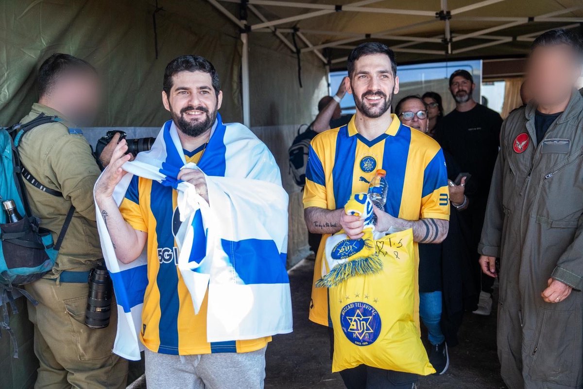 Returnees Gali and Ziv Berman on their way to the hospital💛🇮🇱
📸IDF Spokesperson Unit
