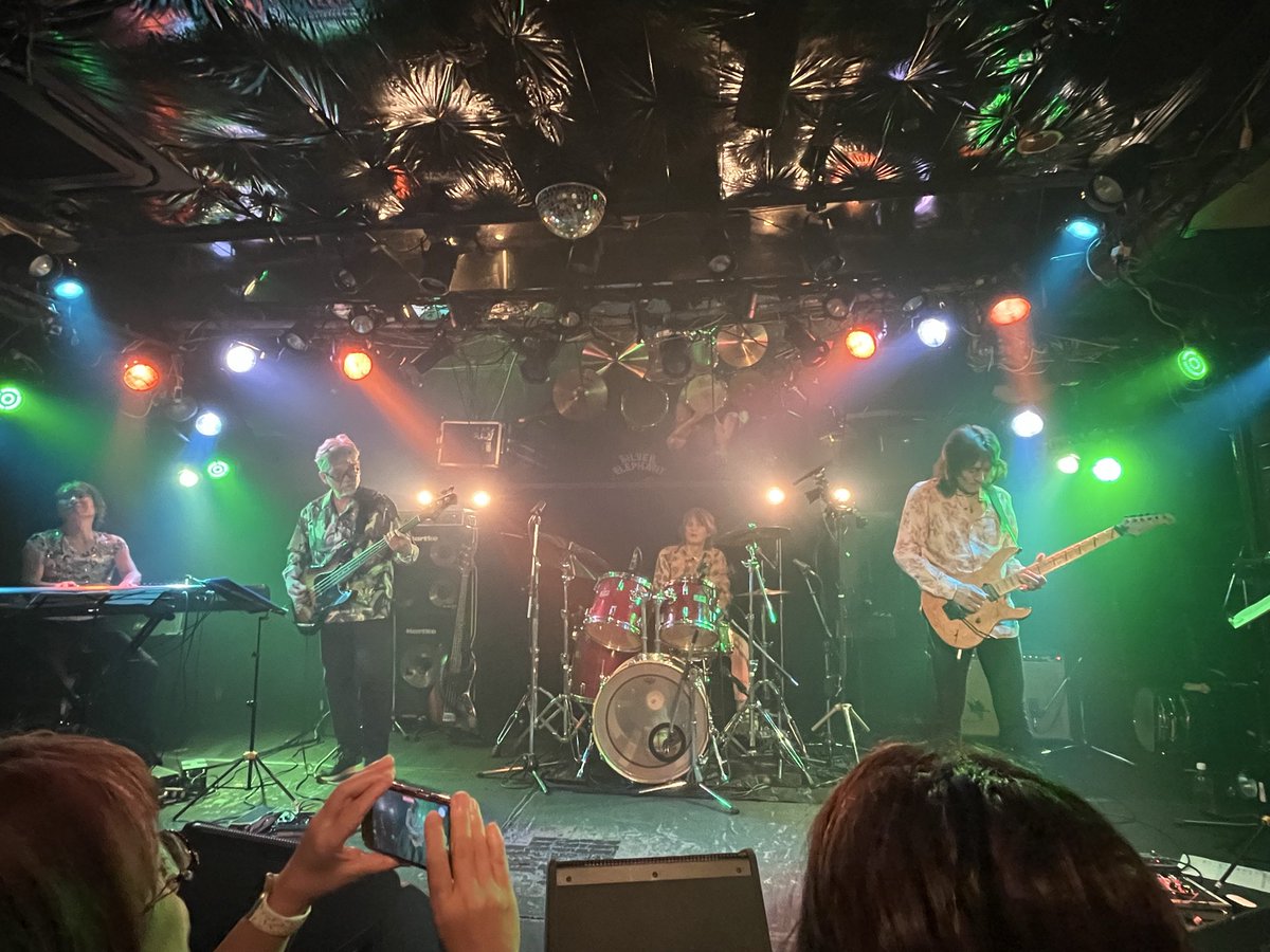 shimerson's tweet photo. ProgTokyo2025秋 day4 良い感じのインストロックのZiLnaRioと日本様式美プログ系(Novlera系？、本人たち曰く江古田のAlfee(^^;)も楽しめました。良かったです！
#ProgTokyo https://t.co/1V2ZDNUHGv