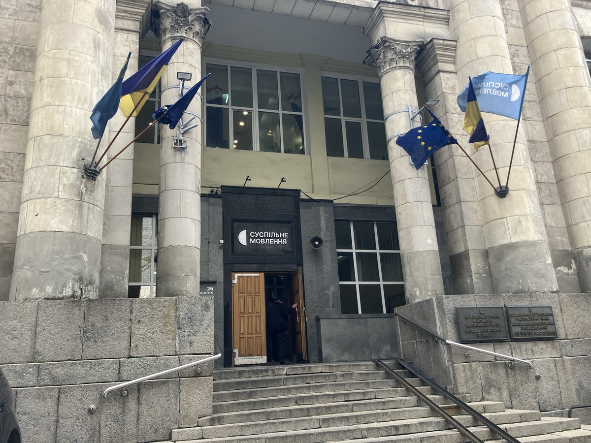 あれもこれも日本の支援だと言われ、びっくりしながら写真を撮る。私、かつて日本政府のススピーリネの支援を当時の角大使がウクライナ政府側に伝える会談に同席していたので、あれがここまで実現できたかと感慨ひとしお。実に良い支援だと思う。社内のコーヒー販売機の通貨が¥表示になってて笑った。