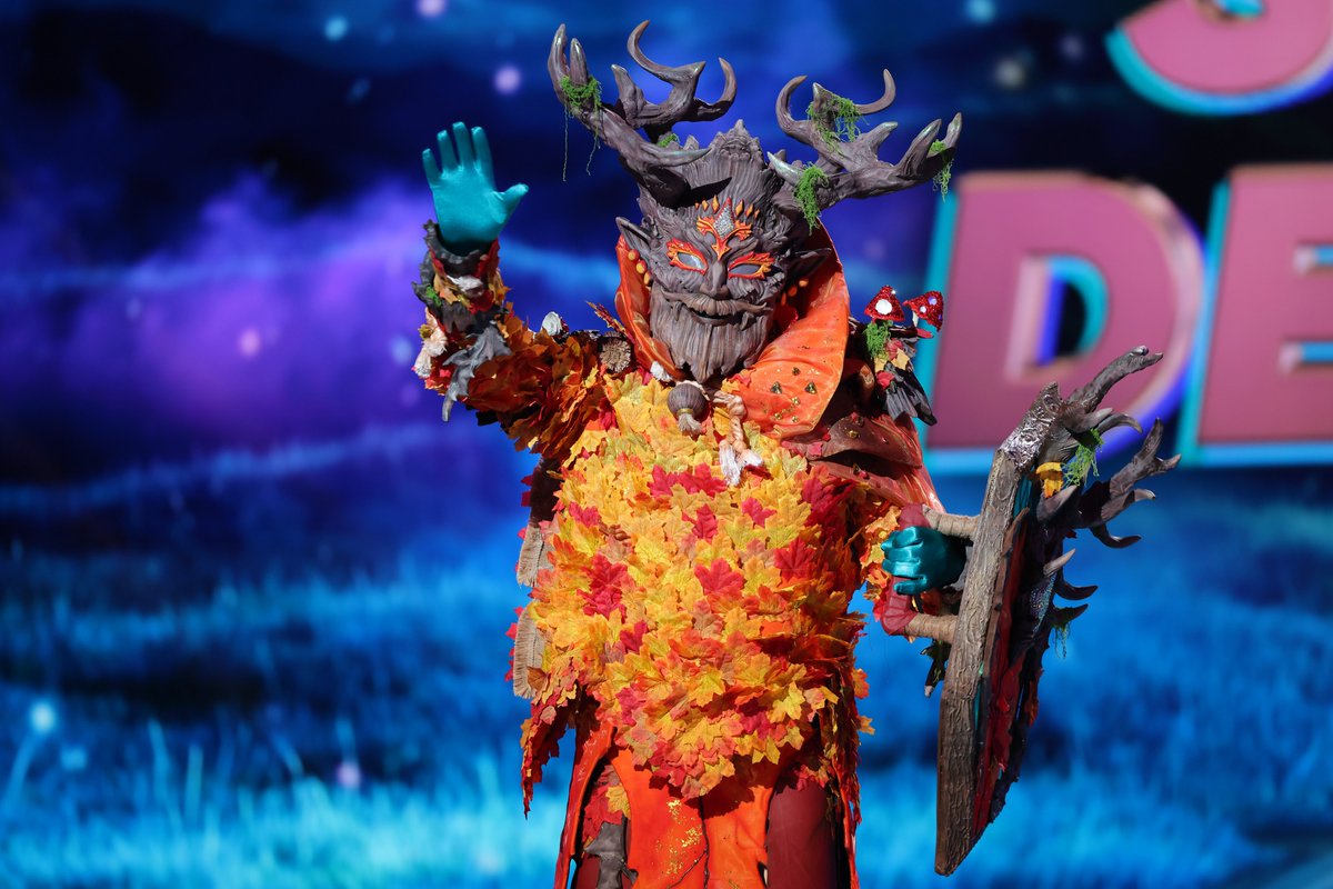 #Annonce <a href="/TF1/">TF1</a> 

📌Nouveau retournement de situation <a href="/MaskSinger_TF1/">Mask Singer</a> 

Le public complice d'un 3è Enquêteur Guest

Vendredi 17/10, <a href="/CamilleCombal/">Camille Combal</a> et les 4 enquêteurs vont découvrir un nouvel enquêteur mystère !

Le Seigneur de la Forêt » va tenter de les piéger...