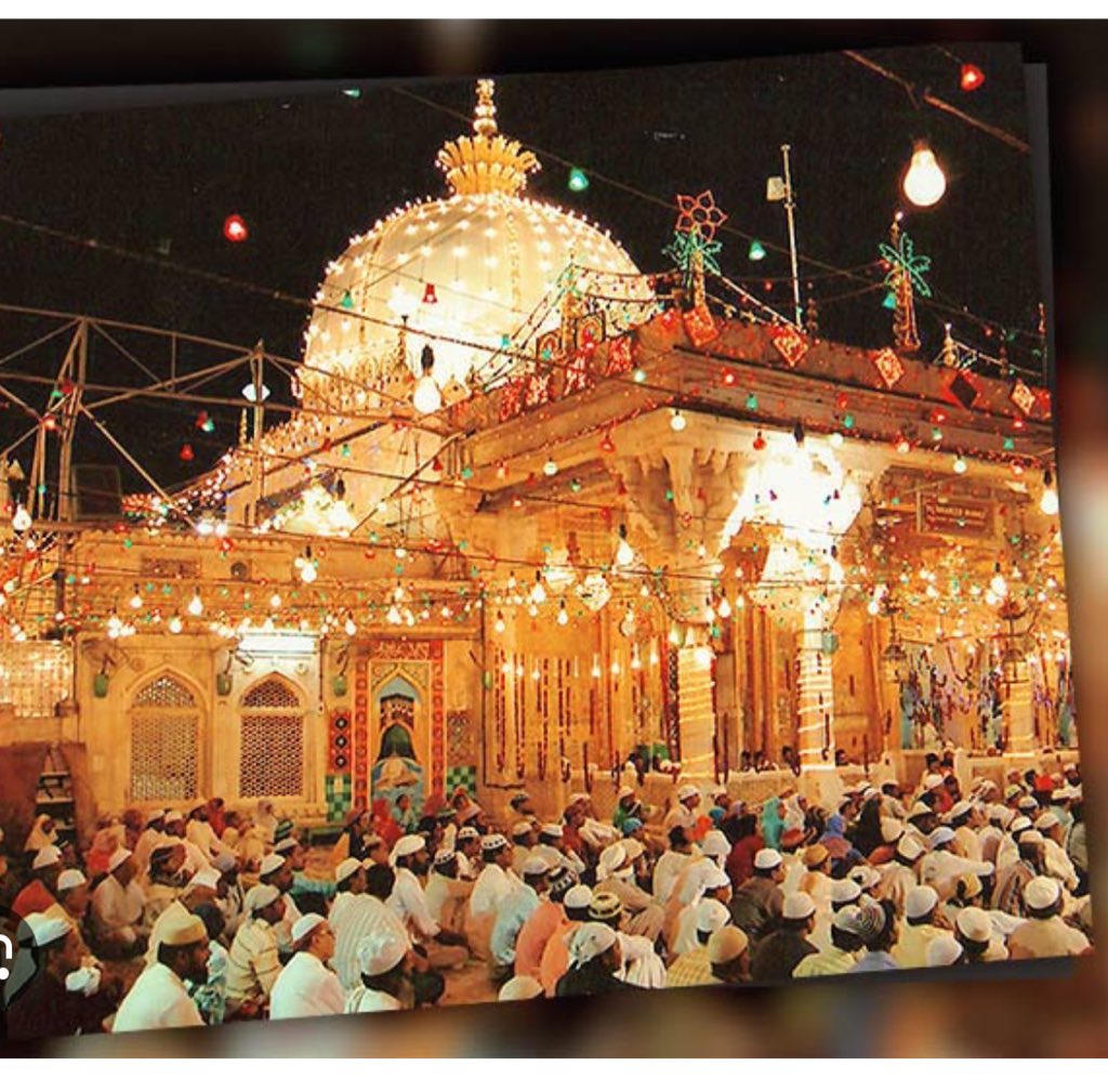 अजमेर दरगाह तो आप सबने सुना होगा , क्या आप बता सकते हैं आज तक कौन सा हिंदू राजा वहाँ गया है ?
थोड़ा हिस्टोरिकल टेस्ट हो जाये 😂