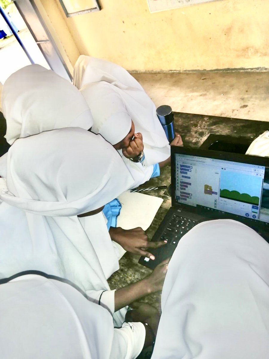 NIEhub's tweet image. As we wrap up the school term and another exciting round of Code Club sessions,
We celebrate our learners’ dedication and achievements throughout the term.
Wishing all students a restful holiday and our Code Club members continued passion for innovation and technology.