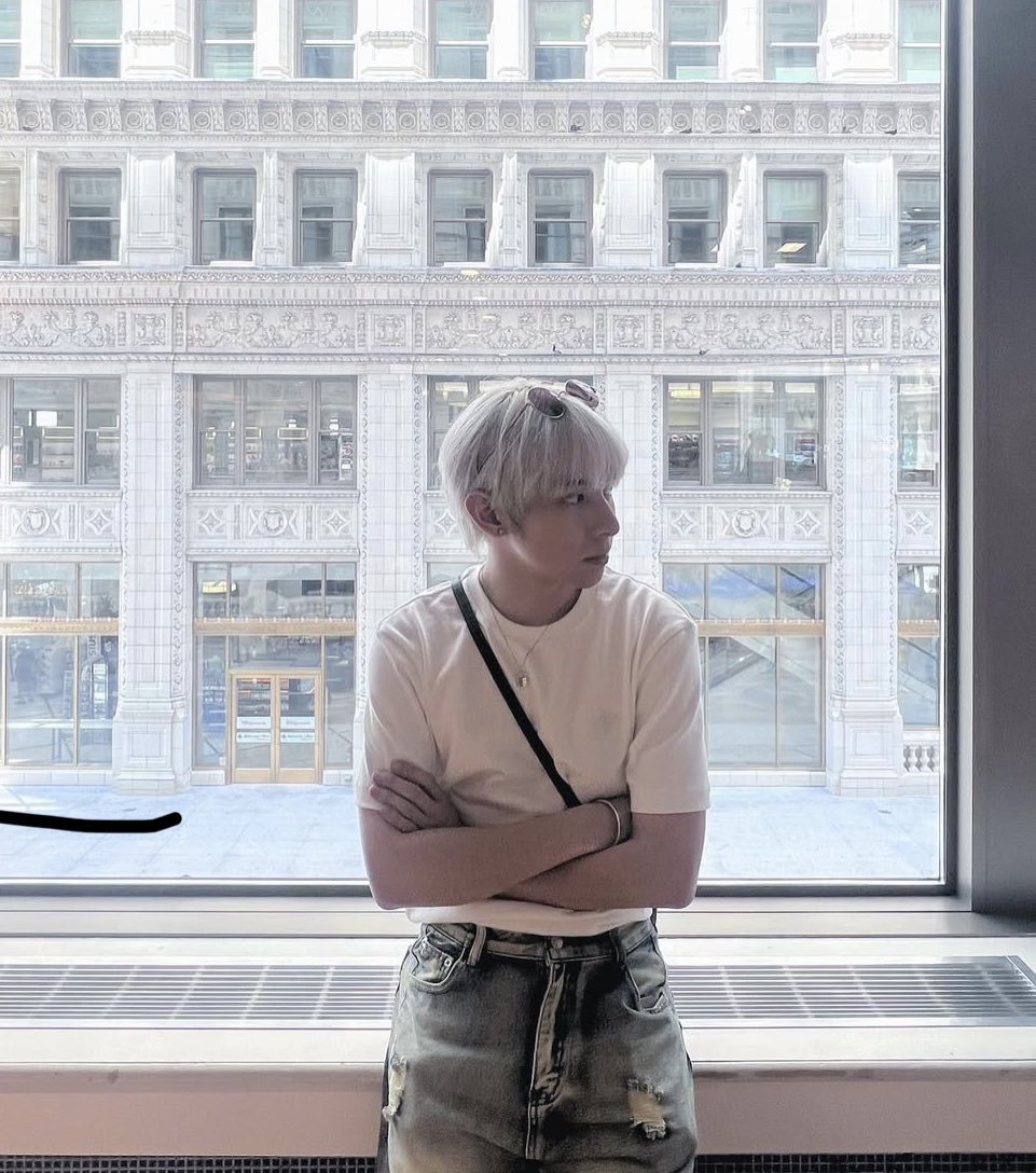 Black n’ white 

#JOSHTIN au

- a series of k*llings shakes the city, Josh a police officer and Justin an investigator tasked to dive deeper and find the culprit. As they uncover this motives, it will only challenge their belief. 

Will they ever updhold the law?