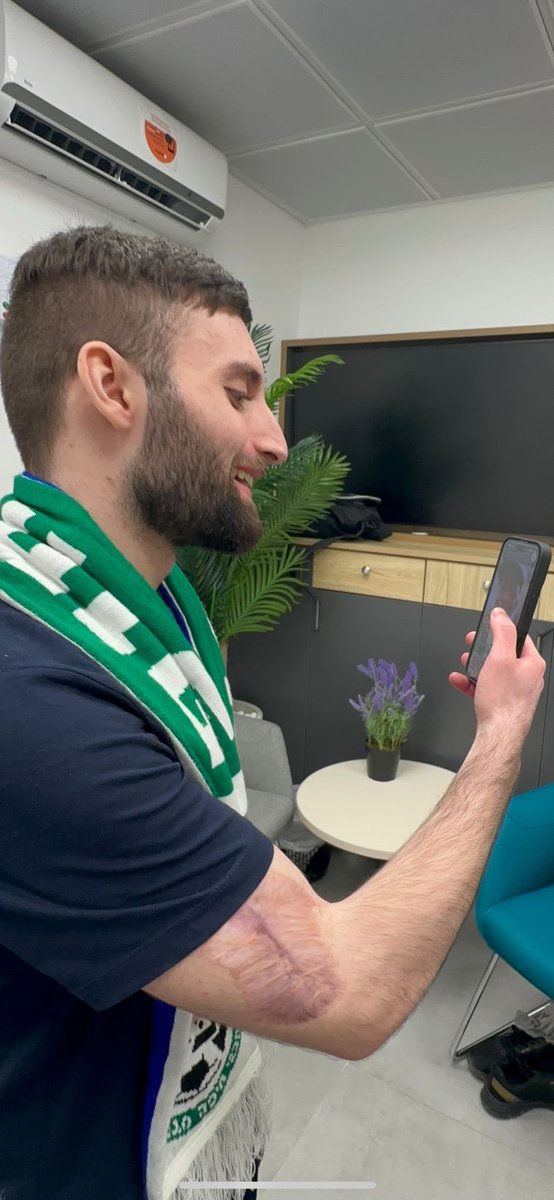 Hilajes81's tweet image. Welcome home Matan Angrest &amp;amp; Guy Gilboa-Dalal!! Your family waited for you, as did all of #Israel ! #AmYisraelChai #hostagesreturn #HostagesHome