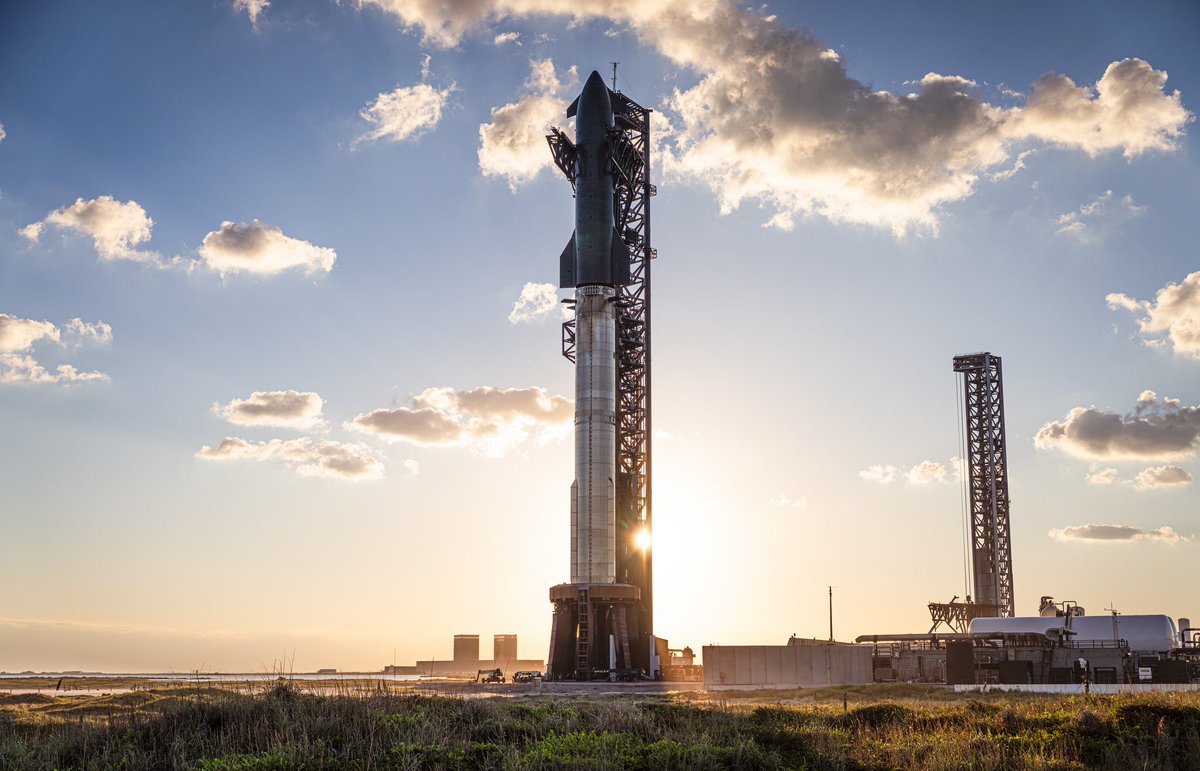 robotmodel3's tweet image. Starships’s Flight 11: an end to an era but a beginning to a new one @SpaceX — Launch window open today (Monday), 6:15pm CT