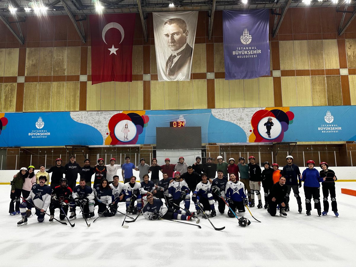 ytuhokey's tweet photo. Kurtlar evine döndü! 🐺 Yeni dönemin ilk temel eğitimi ve hokey antrenmanı harika geçti, sen de bu yolculuğun bi parçası ol! 🏒⭐️

#ytü #yıldızteknik #yıldıztekniküniversitesi #wolfrayet #ytu #icehockey #buzhokeyi https://t.co/eMTMJhy5Ib