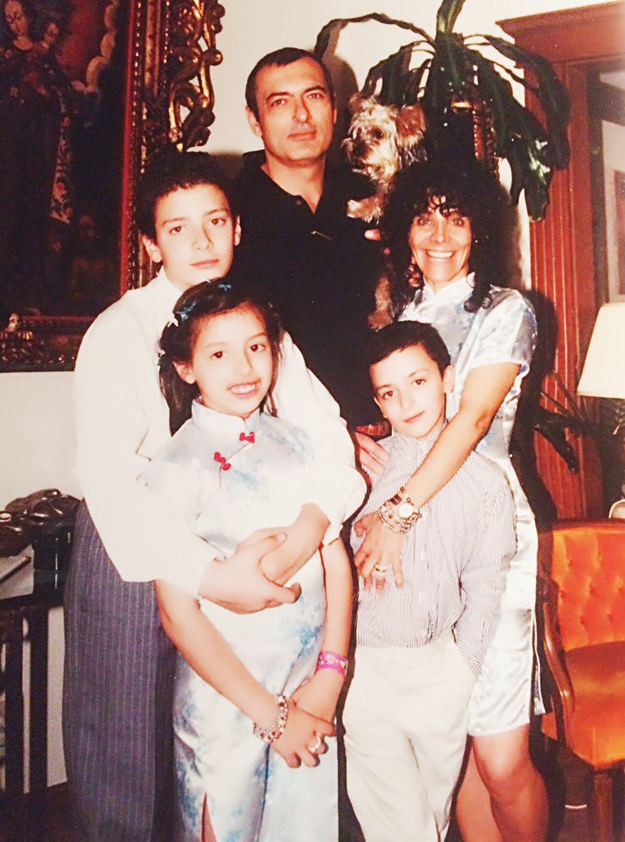 STMDesignsSFO's tweet image. Once upon a time…🙏🥰🎁😍