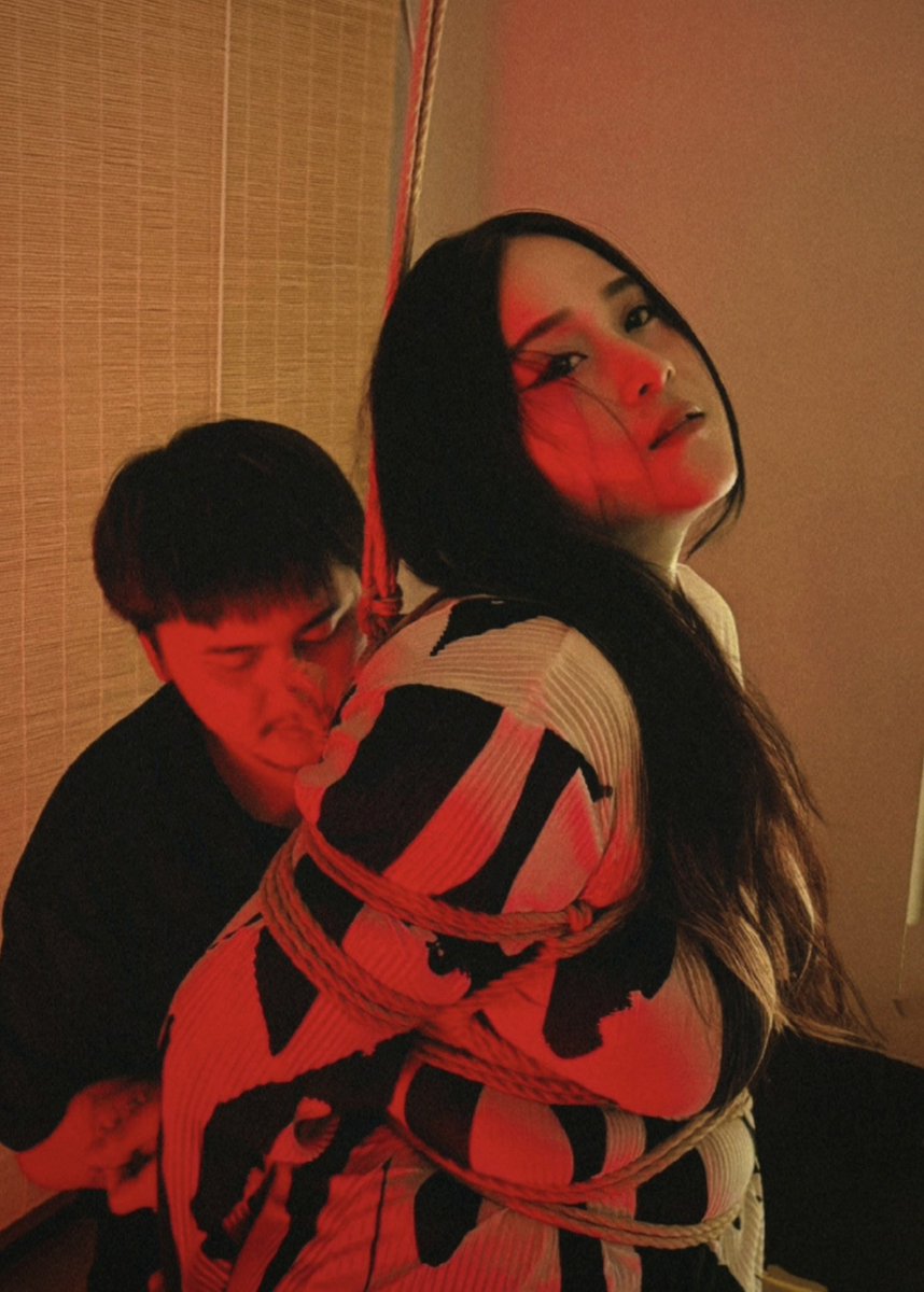 MISS ME YET (?)

Rope : <a href="/Junejin_/">JUNEJIN (ジュン)</a> 
Foto : <a href="/NjMistress/">Mistress NJ</a> 
Location : <a href="/DecembearBKK/">DECEMBEAR STUDIO</a>