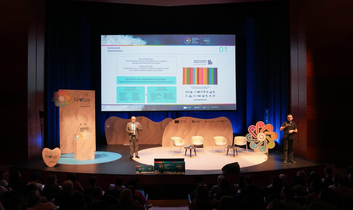 <a href="/JHurtadoGV/">Javier Hurtado</a> <a href="/Japreciados/">Jose Angel Preciados</a> <a href="/ILUNIONHotels/">ILUNION Hotels</a> 🔹 Daniel Solana, Director de <a href="/Basquetour_eus/">Basquetour</a>, ha presentado el #CódigoÉticodelTurismo de Euskadi, un referente avalado por la #ONU al que ya se han adherido más de 850 entidades.

✔️Un compromiso colectivo para avanzar hacia un turismo más responsable, inclusivo y sostenible.