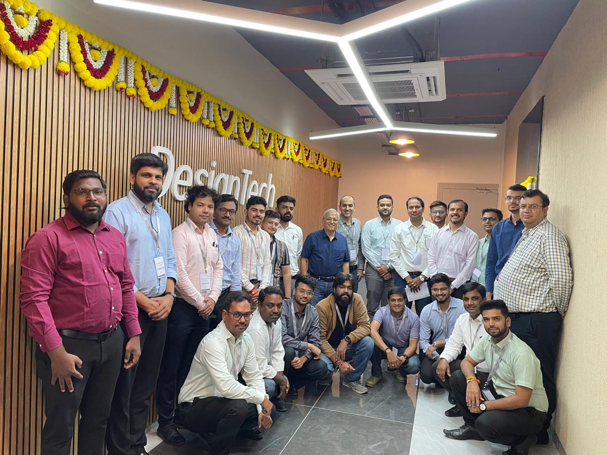 DesignTechSys's tweet image. Back to the classroom! The ‘Elevate Sales Learning’ workshop by our M.D., Mr. Vikas Khanvelkar, was enriching, insightful &amp;amp; inspiring.

Thank you Vikas Sir &amp;amp; Ashwin Deshpande for the powerful sessions &amp;amp; wisdom!

#SalesTraining #LeadershipDevelopment #DesignTech #TakeALeap