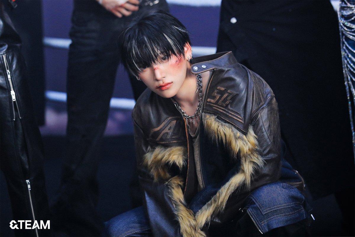 &TEAM KR 1st Mini Album 'Back to Life' - BREATH ver. Jacket Shoot