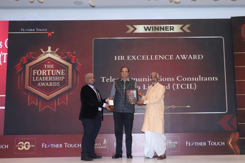 TCIL is honored with prestigious #HRExcellence Award at The #FortuneLeadershipAwards 2025. This accolade reflects TCIL's steadfast dedication to to progressive HR policies, skill building programmes and employee focused initiatives. <a href="/DoT_India/">DoT India</a>  <a href="/pib_comm/">PIB_INDIA Ministry of Communications</a> <a href="/mygovindia/">MyGovIndia</a>