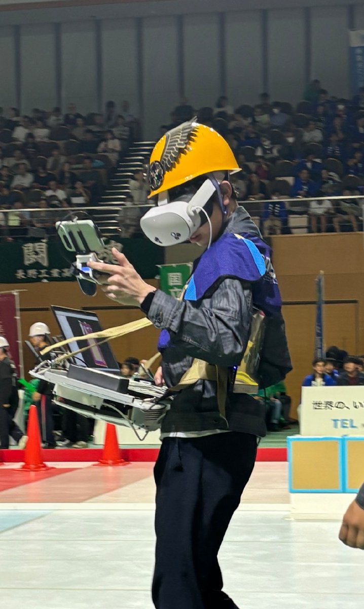 kzs321's tweet image. 茨城高専Bチーム 御開帳！水戸黄門 のリーダー、操縦、制御をやっていました！
今年はロボマス24個、全自動、MRゴーグルのVisualizerなど技術もりもり！
ツリーでは主に自動運転や制御構成などを紹介します！