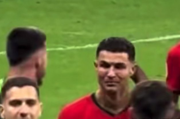 شوفني و أنا ابكي و اصيح من ضياع البلنتي 😂 يا بكاية يا بكاية