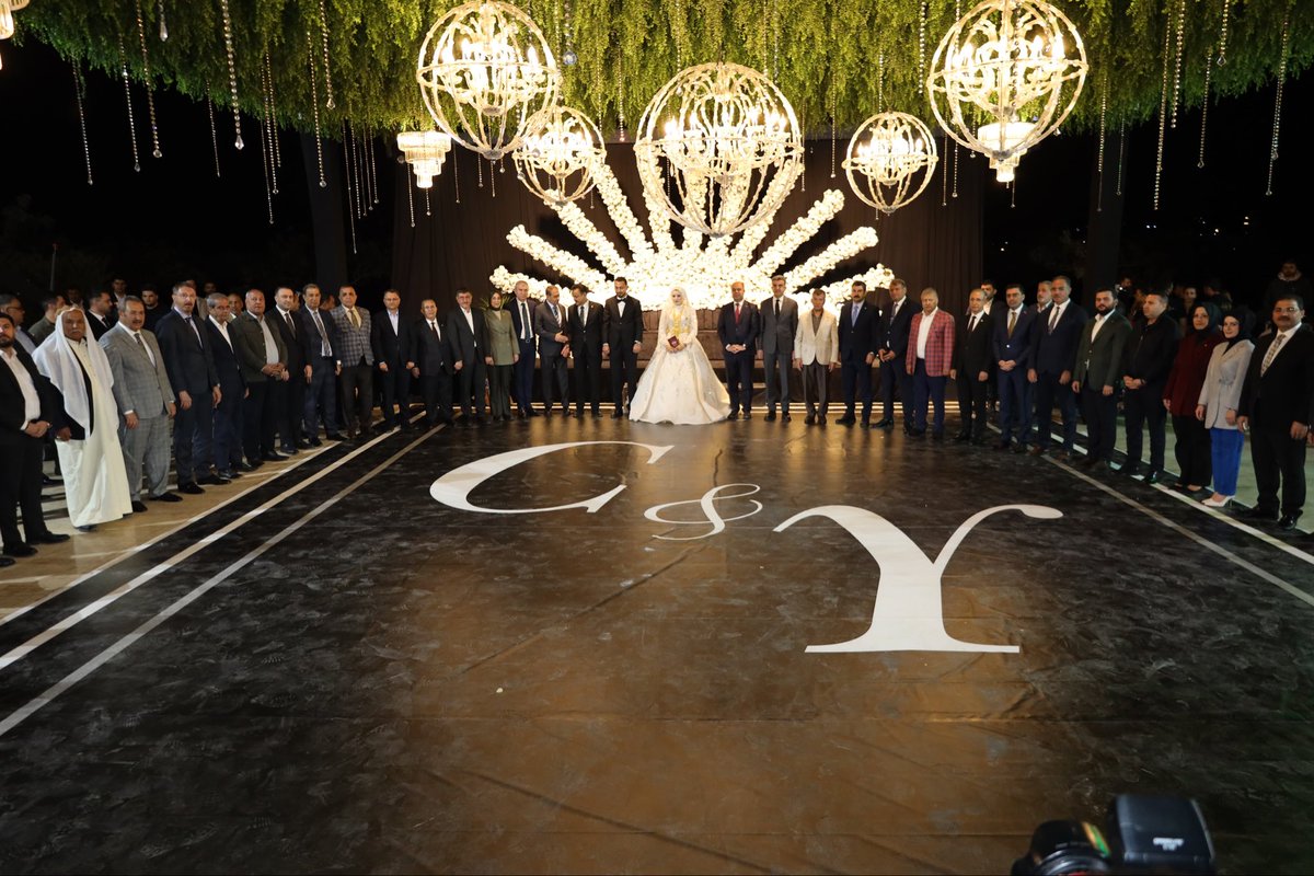 Şanlıurfa Valimiz, Milletvekillerimiz, Belediye Başkanlarımız, İl Protokolümüz ve teşkilatımızla birlikte AK Parti Şanlıurfa Milletvekilimiz Hikmet Başak'ın Evladı Yusuf Başak ve Cennet Başak çiftinin düğün merasimine katıldık.

Genç çifte bir ömür boyu mutluluklar dilerim.