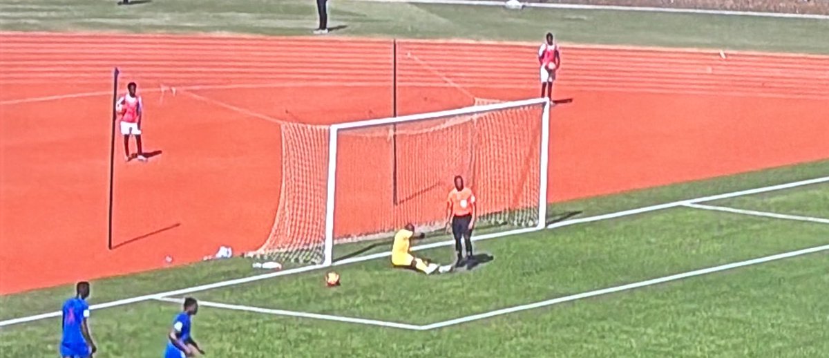 Eswatini va primadísimo. El portero ha pedido asistencia 2 veces en los primeros 15'. #WorldCupQualifiers #FIFAWCQ2026