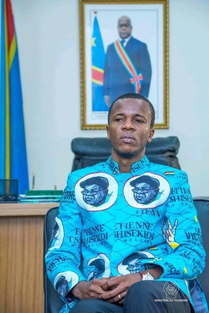 ᏟᎬᏁᎢᏒᎪᏞ👑🇨🇩 (@central_sage) on Twitter photo L’ incontestable président de la league de jeune #UDPS <a href="/BunkuluYves/">Bunkulu Yves</a> , oboyi ye , kende ABACO  eza mpe parti . L’ incontestable président de la league de jeune #UDPS <a href="/BunkuluYves/">Bunkulu Yves</a> , oboyi ye , kende ABACO  eza mpe parti .