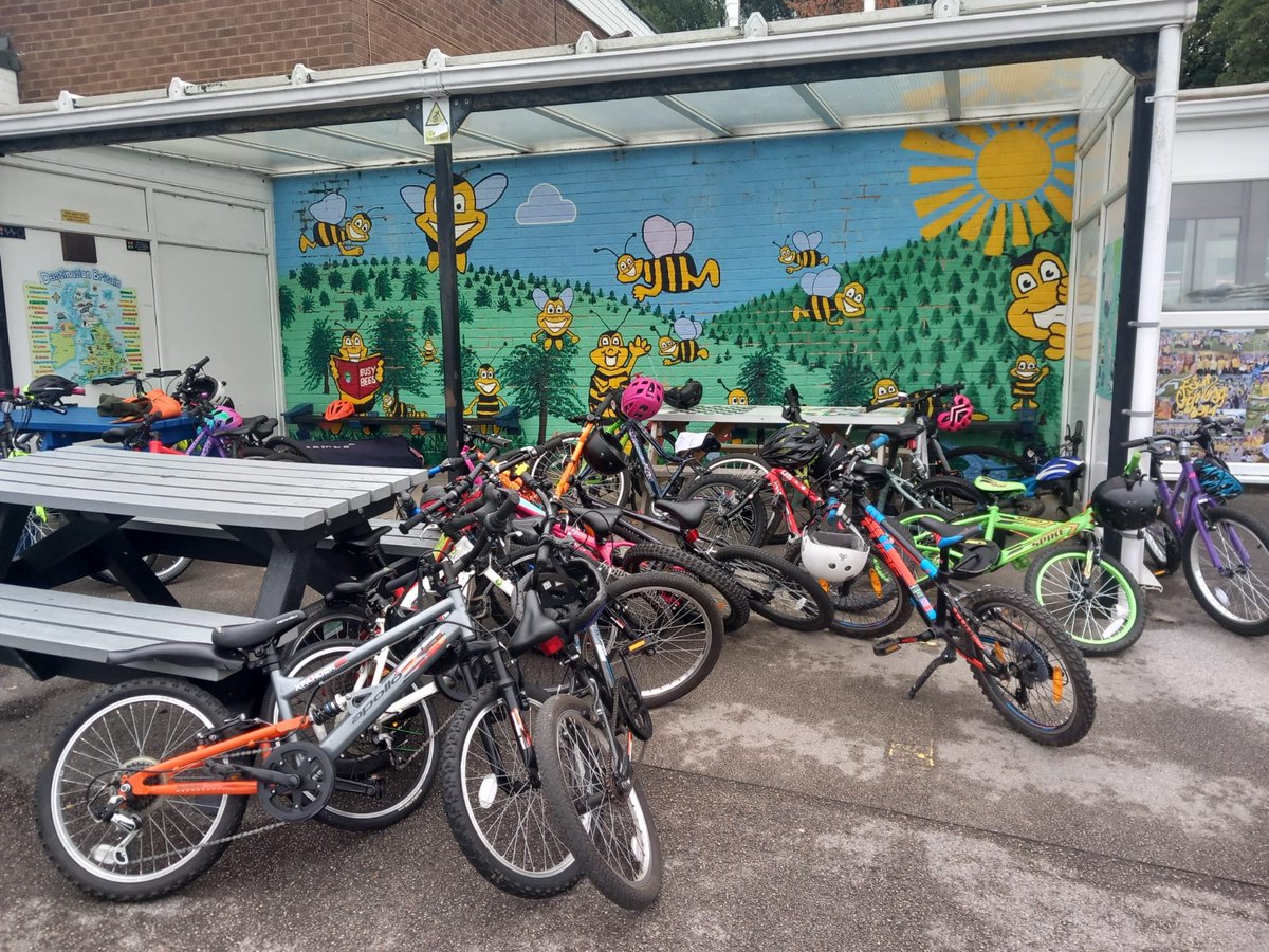 #SYStars  delivered cycle skills sessions today at <a href="/OughtibridgeP/">Oughtibridge Primary</a>; pupils practised their steering, braking, balance &amp; had fun doing an obstacle course &amp; the slowest bike race 🚲

We hope this helps more pupils to cycle to school, stay active &amp; lead to cleaner air &amp; safer streets
