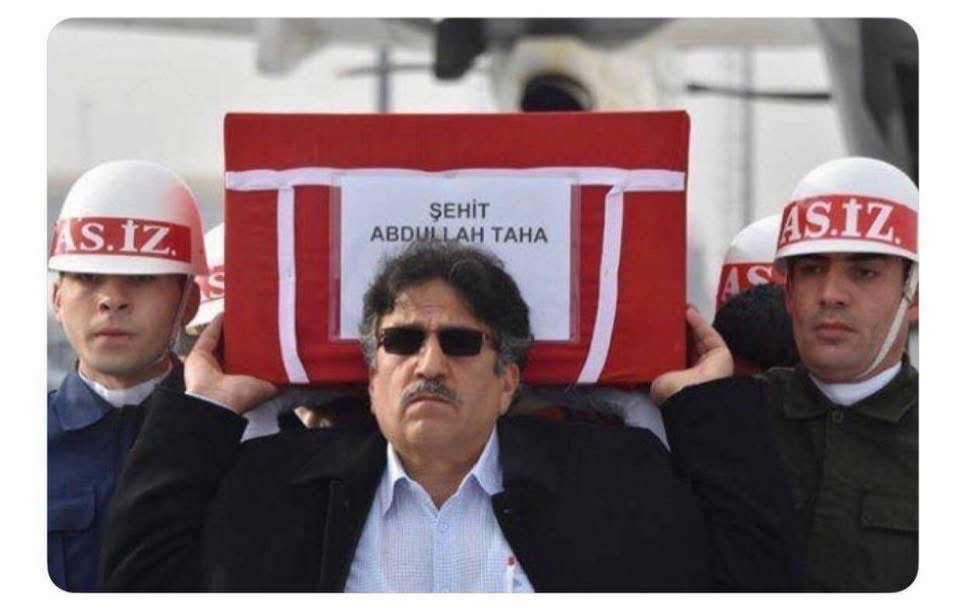 TrBirilerivar's tweet photo. Cennet annelerin ayakları altındadır, Babaların ise omuzlarında...😢 https://t.co/ilXWvbINyV