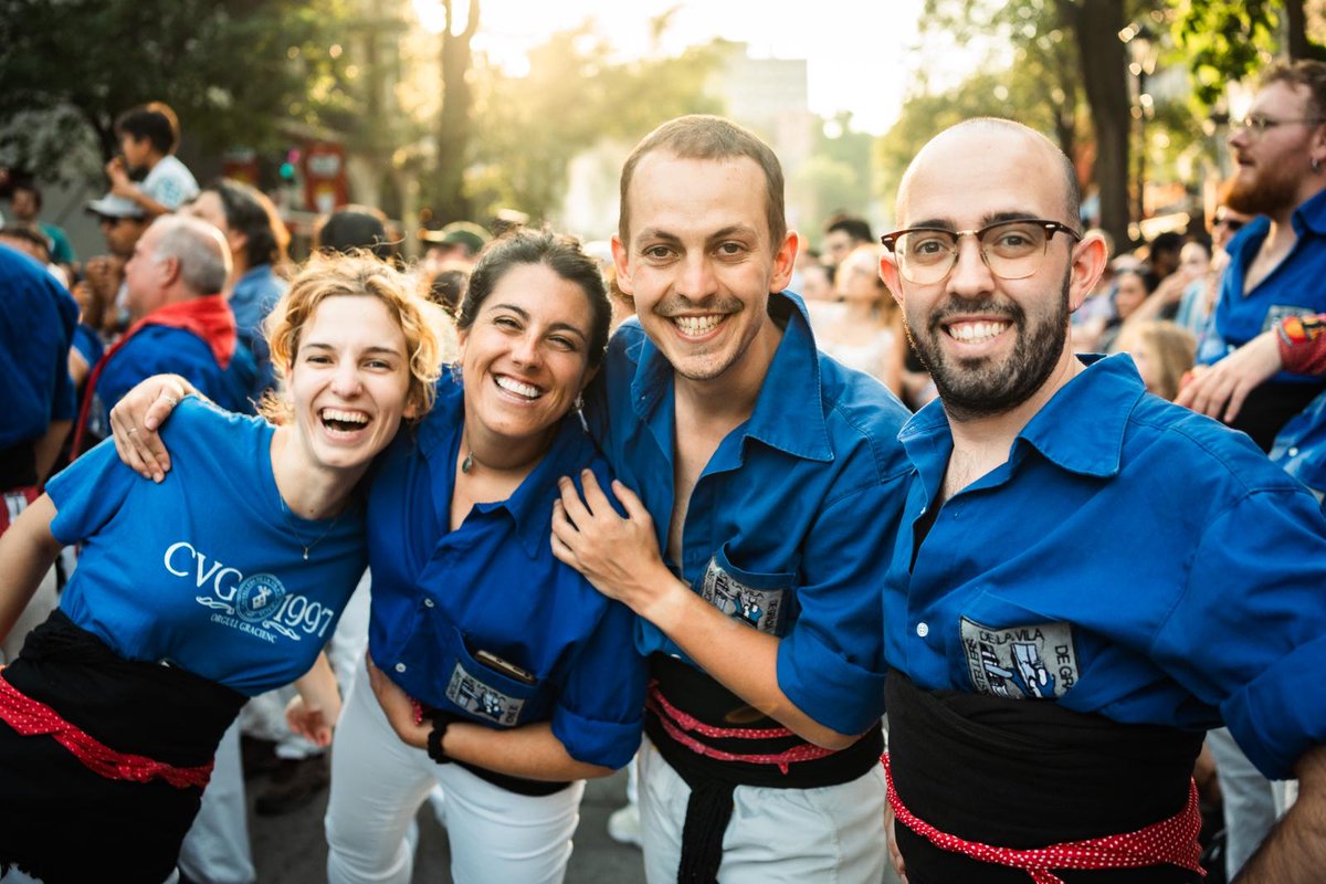 En la Setmana de la Soledat no Desitjada recordem la importància de teixir vincles.

Els Castellers de la Vila de Gràcia som molt més que una colla: som una xarxa de suport i amistat que creix junts. 💙

#castells #aixòfagràcia