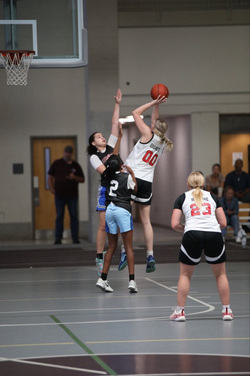 crazw3's tweet image. Finished fall basketball league yesterday..ready to see what @AddisonEdgin00  junior year holds for her!