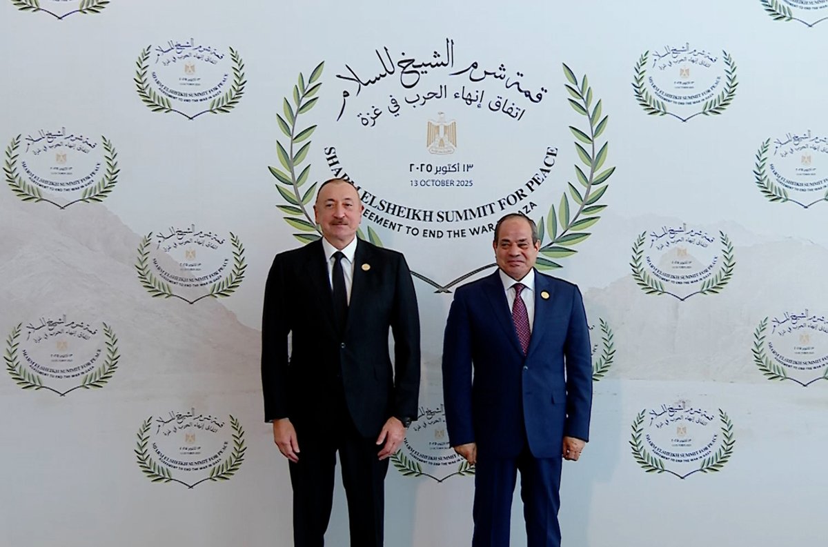 presidentaz's tweet image. President Ilham Aliyev arrived at the International Congress Center in the city of Sharm El-Sheikh to attend the Middle East Peace Summit.

President of the Arab Republic of Egypt, Abdel Fattah El-Sisi, welcomed President Ilham Aliyev.

president.az/en/articles/vi…