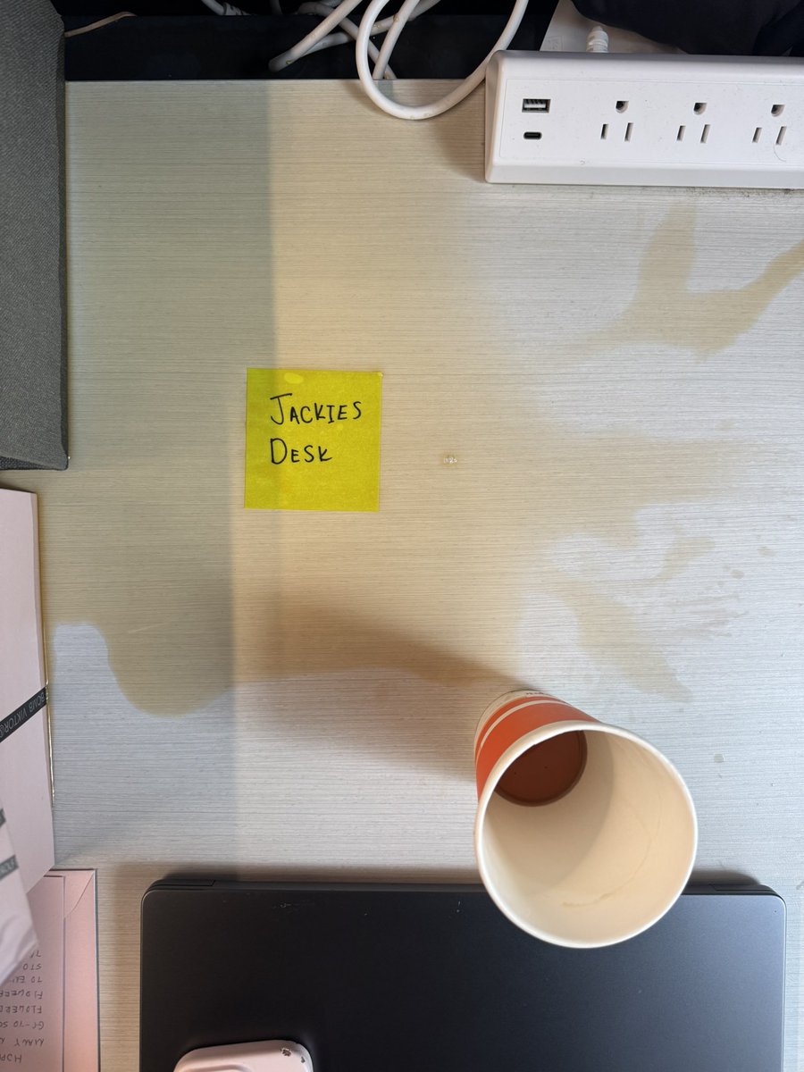 oonacmccaughan's tweet image. Guess who’s back