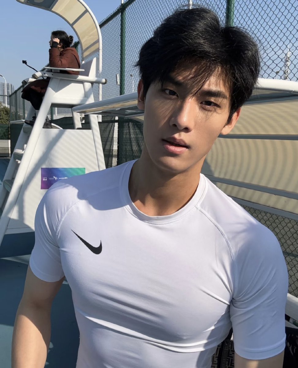 BakerJaylen's tweet photo. 天津男大 https://t.co/UZTmnYX5lF