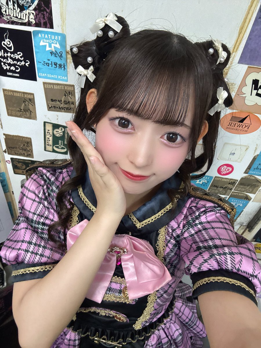 『MARQUEE祭 mini Vol.277』ありがとうございました&gt;⩊&lt;✨

大トリ❣️ほんっとうに楽しかった🥹
トリを務めさせていただくの本当に緊張するの！！本番前までドキドキだけど、ピンク降ってくれてる人みえたり声出してくれるみんながいたから頑張れた🫶🏻💞