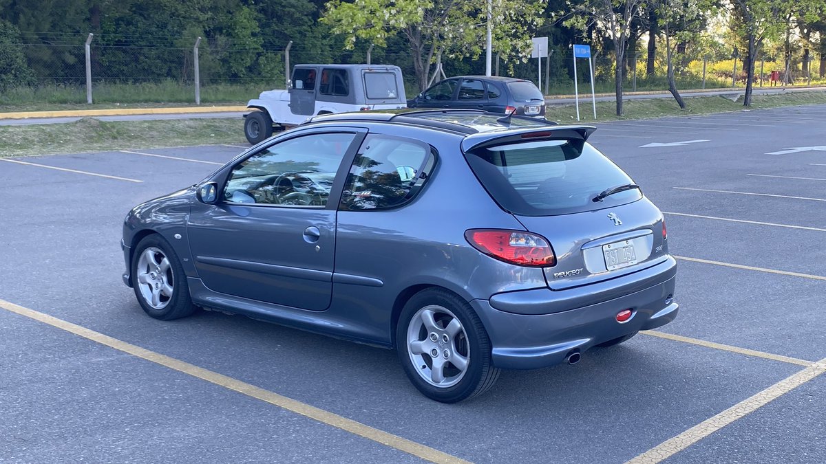 Matt_Barbera2's tweet photo. @nicoschenquer Peugeot 206 1.6 16v 2006 con 302.000km
Lo tengo hace 3 años. Se usa todos los días y cada tanto metemos alguna fecha de Gálvez. Repro, escape, frenos, suspensión. Un éxito https://t.co/Htzn2ZnYO8
