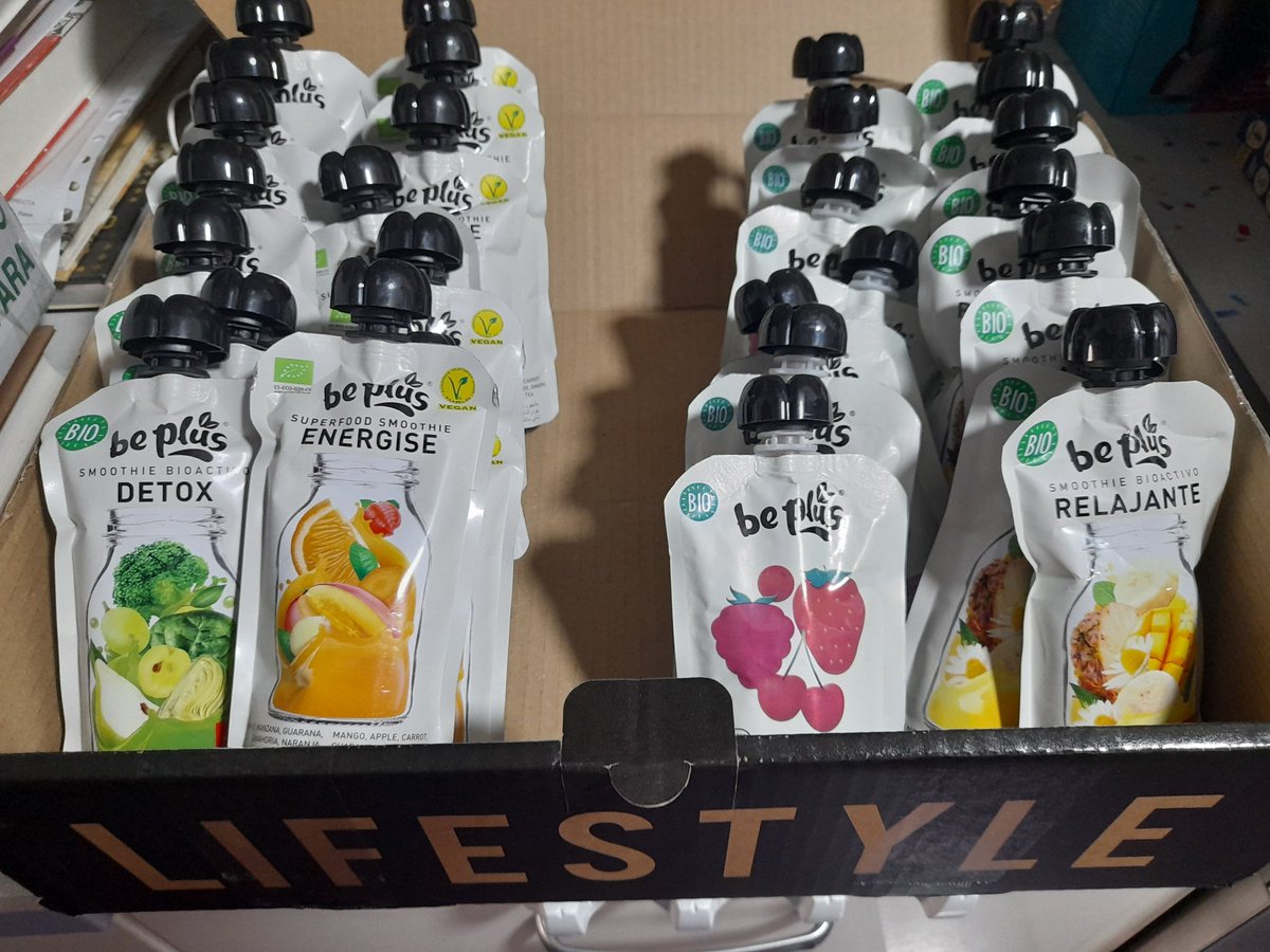aaiinuur's tweet photo. Recibido hoy mismo (a pesar del festivo): lotazo de smoothies detox, energise, relajante y frutos rojos de #BePlus
Muchas gracias @vickyfoods
#FelizLunes 💞 https://t.co/lN3oF2FPAP