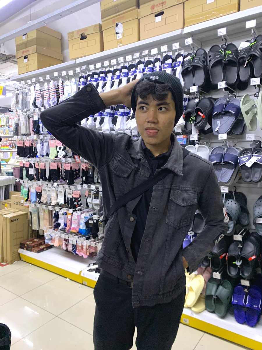 len 🦈 tweet media