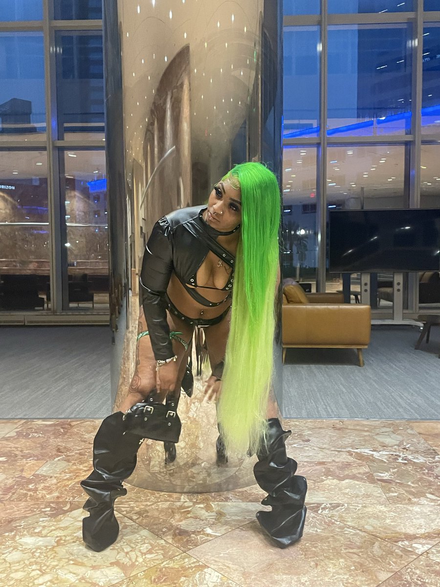 LadyDracc tweet media