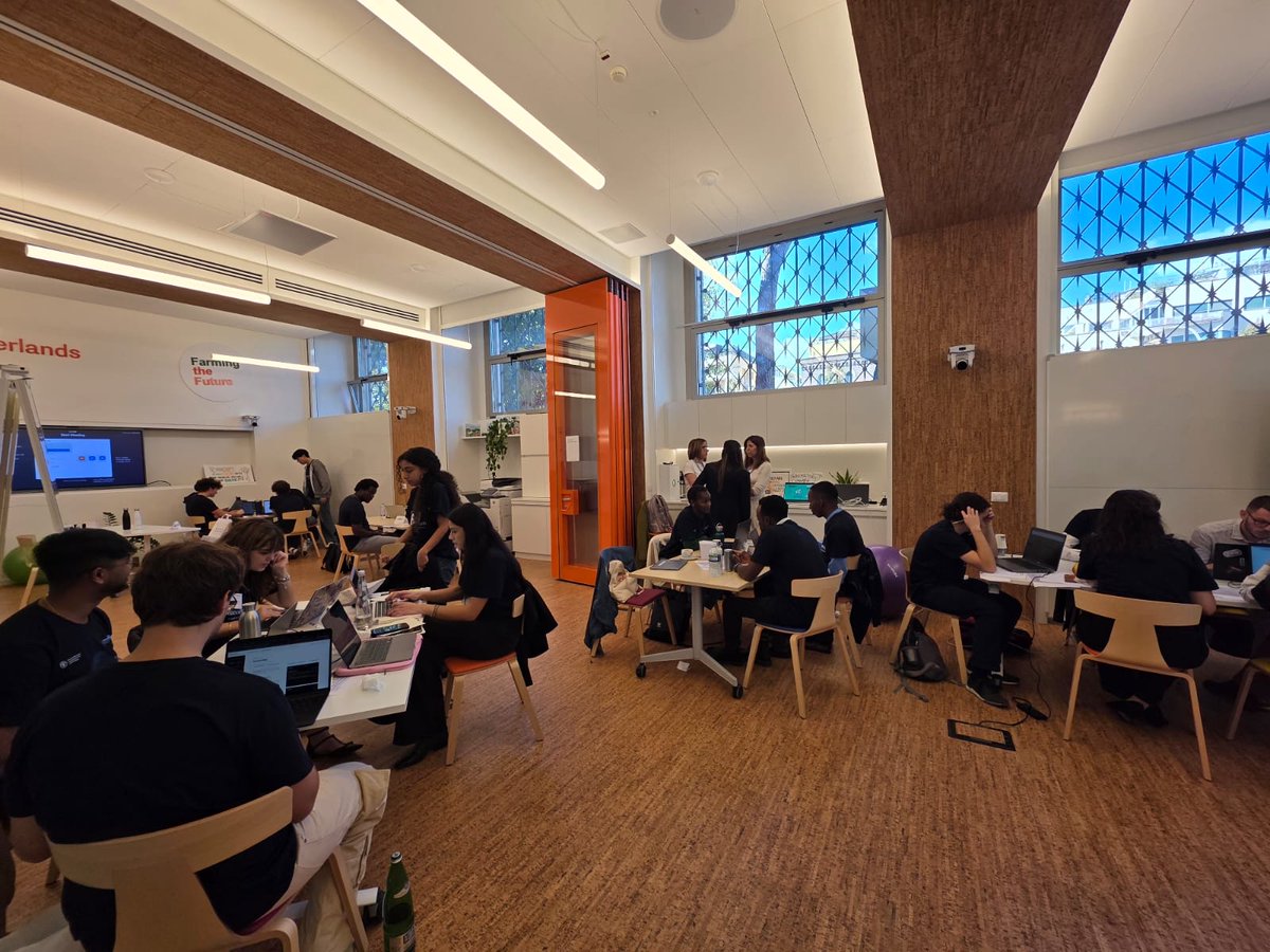 #RebootTheEarth has landed in Rome!🌱

Live from #SIF2025, young innovators are building #AI + #Digital solutions for #ClimateChallenges:

🌾Pest &amp; disease prediction
💧Smart irrigation
📈Fairer market forecasts
🌱Climate-smart crops

Stay tuned for tomorrow’s pitches &amp; winners!