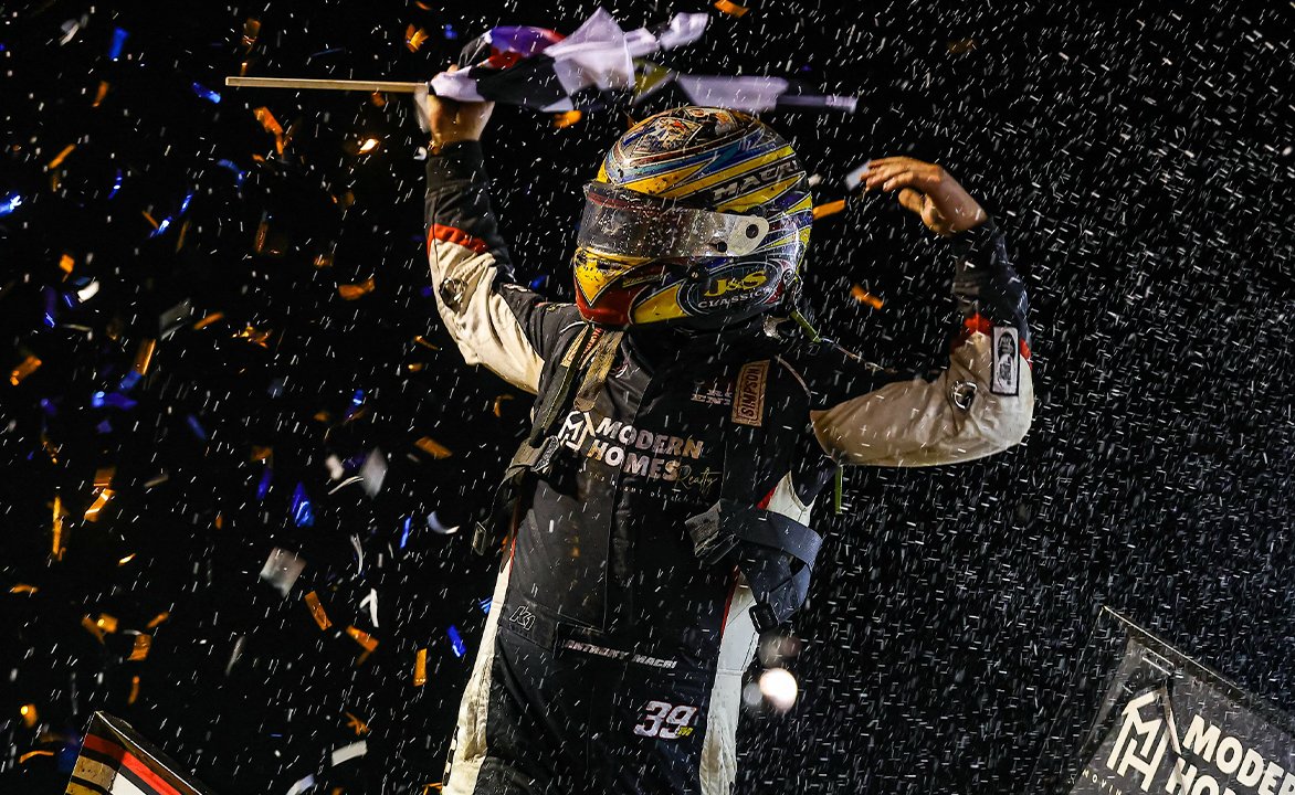 @macrianthony39  Secures Triumphant Return from Injury with Victory at Saturday's World of Outlaws Event at <a href="/Lincoln/">Abraham</a> @officiallincolnspeedway 🏁