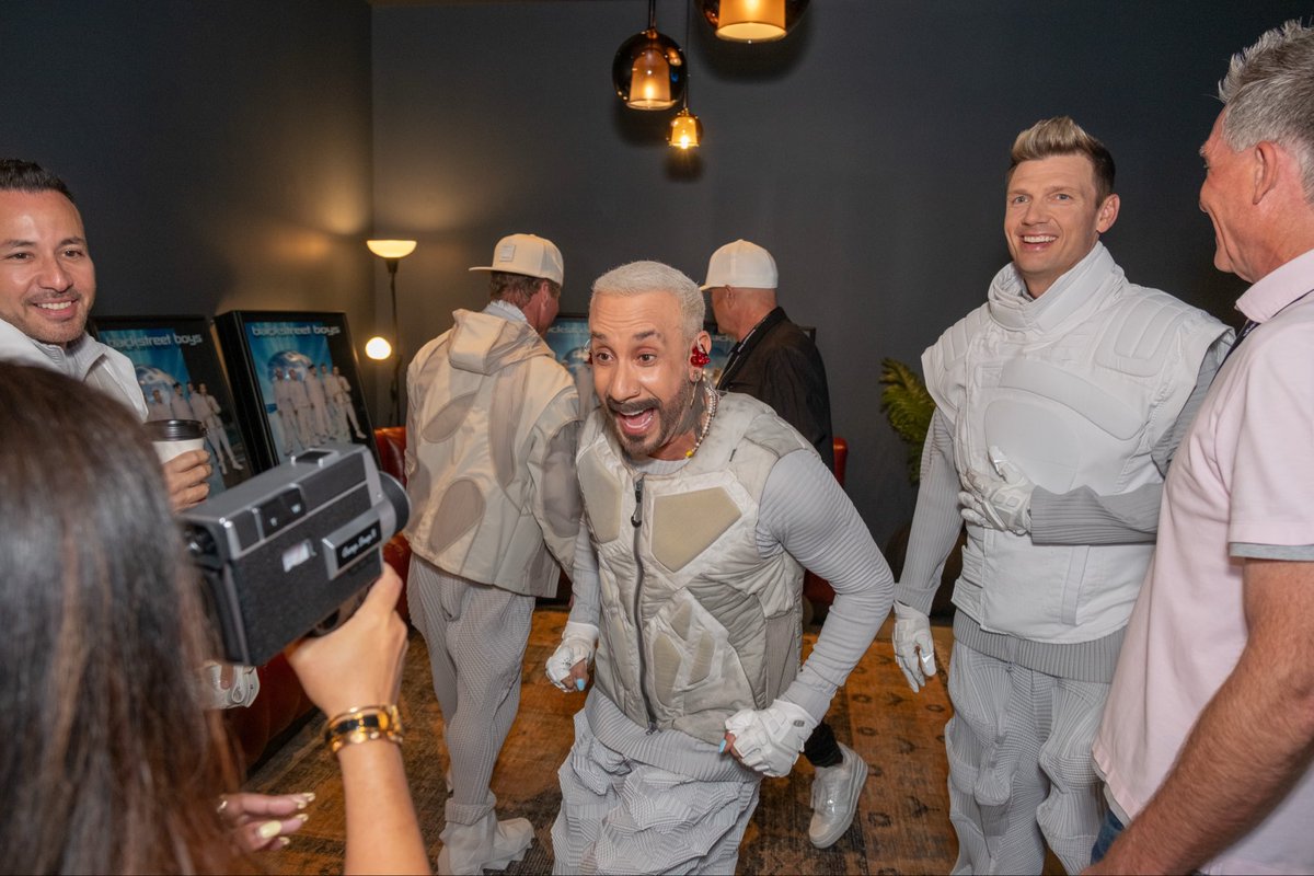backstreetboys's tweet photo. https://t.co/5EZIFQsLxZ